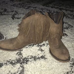 Women’s Liberty Black fringe ankle booties size6.5